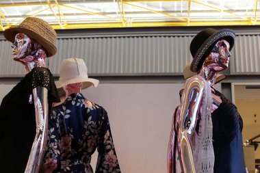 manken Israil 'de bir dükkan penceresinde deposunda 