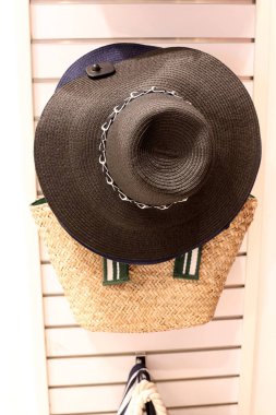 manken Israil 'de bir dükkan penceresinde deposunda 