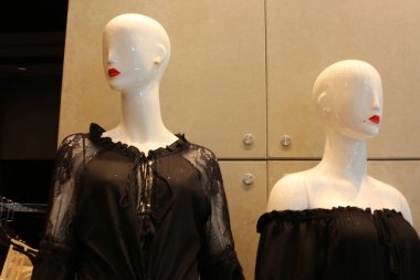 manken Israil 'de bir dükkan penceresinde deposunda 