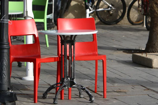 Szék Asztali Álló Egy Kávézóban Földközi Tenger Partján Izraelben — Stock Fotó