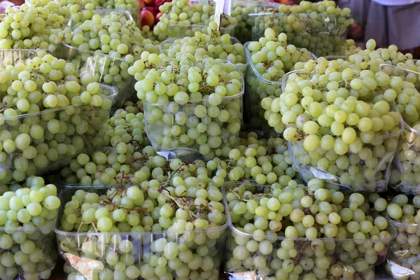 Frisches Obst Und Gemüse Werden Auf Einem Markt Der Stadt — Stockfoto