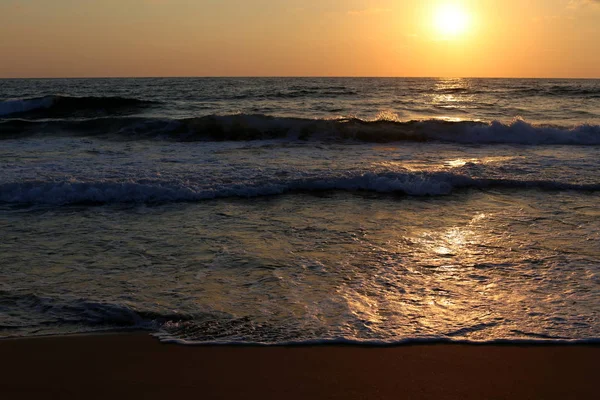 Kuzey Srail Akdeniz Ufukta Güneş Batıyor Gece Çöküyor — Stok fotoğraf