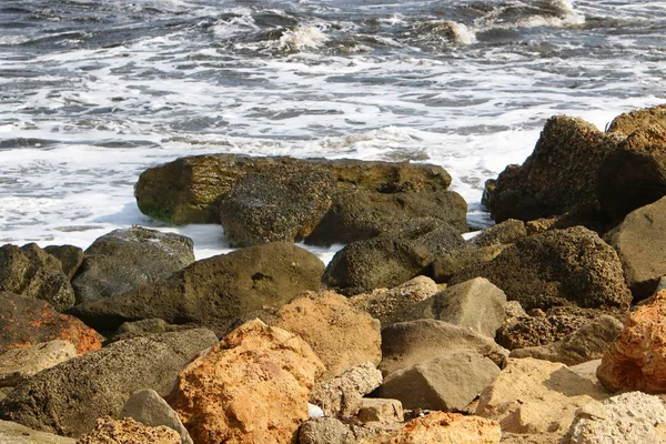 Pedras Encontram Parque Nas Margens Mar Mediterrâneo Norte Estado Israel — Fotografia de Stock