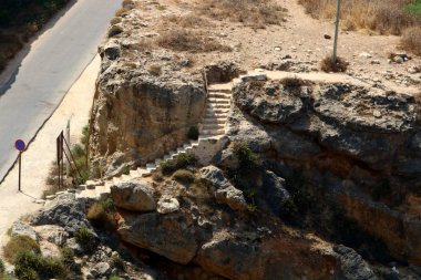Bir yapının veya yapının merdiven elemanı bir dizi basamaktan oluşur 