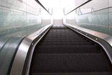 Bir yapının veya yapının merdiven elemanı bir dizi basamaktan oluşur 