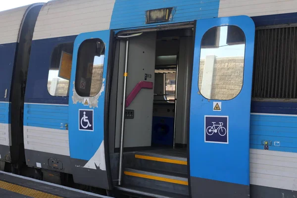 railway wagons and railway track passes through the territory of the State of Israel