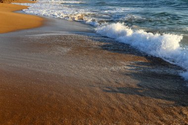 İsrail devletinin kuzeyinde Akdeniz'in ıssız kıyıları 