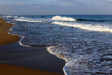 İsrail devletinin kuzeyinde Akdeniz'in ıssız kıyıları 