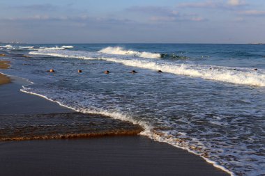 İsrail devletinin kuzeyinde Akdeniz'in ıssız kıyıları 