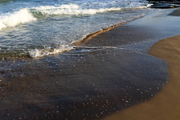 Ερημωμένη Ακτή Της Μεσογειακής Θάλασσας Στα Βόρεια Του Κράτους Του — Φωτογραφία Αρχείου