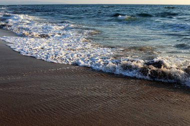 İsrail devletinin kuzeyinde Akdeniz'in ıssız kıyıları 