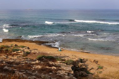 İsrail devletinin kuzeyinde Akdeniz'in ıssız kıyıları 