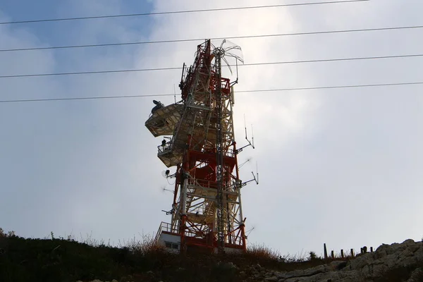 Elektromos Vezetékek Egy Rúd Amely Mentén Villamosenergia Áramlás Észak Izrael — Stock Fotó