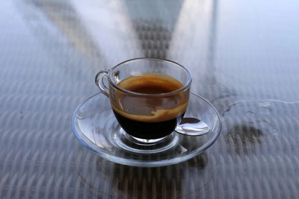 Auf Dem Tisch Restaurant Steht Heißer Kaffee — Stockfoto