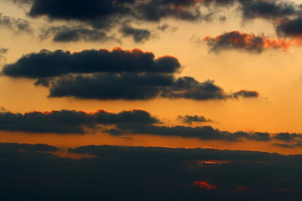 Nuvens Trovão Nuvens Flutuam Através Céu Acima Mar Mediterrâneo Norte — Fotografia de Stock