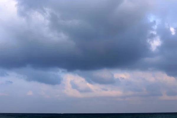 Thunderclouds Felhők Lebegnek Égen Földközi Tenger Északi Részén Izrael — Stock Fotó