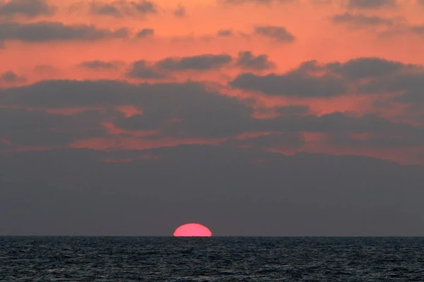 Soleil Couche Sur Horizon Dans Mer Méditerranée Dans Nord Israël — Photo