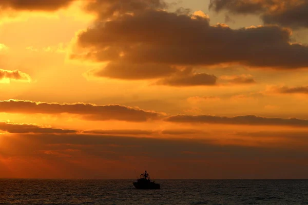 Sun Sets Horizon Mediterranean Sea Northern Israel Day Ends Night — Stock Photo, Image