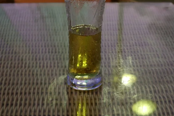 Dans Restaurant Sur Une Table Israël Est Verre Bière Froide — Photo