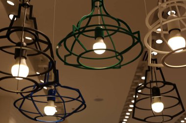 kuzey İsrail'de bir şehir parkı yüklü aydınlatma için fener 