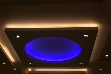 kuzey İsrail'de bir şehir parkı yüklü aydınlatma için fener 