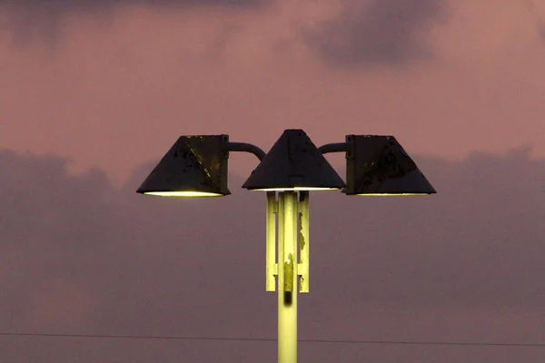 Linterna Para Iluminación Instalada Parque Urbano Norte Israel —  Fotos de Stock