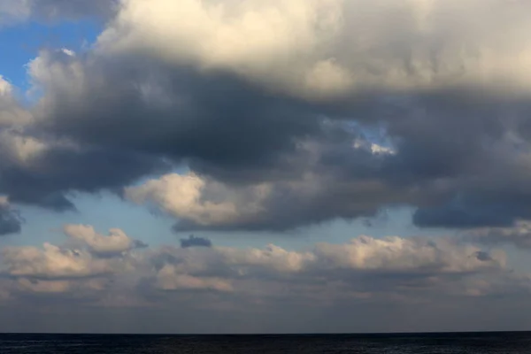 Nubes Trueno Flotando Cielo Sobre Mar Mediterráneo Norte Israel — Foto de Stock