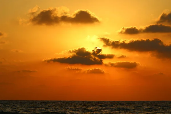 Nubes Trueno Flotando Cielo Sobre Mar Mediterráneo Norte Israel — Foto de Stock