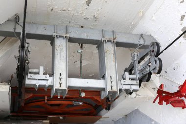 Rosh Hanikra İsrail'in kuzeyinde Akdeniz üzerinde dağlarda Cableway 