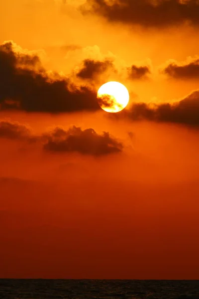 Sun Sets Horizon Mediterranean Sea Northern Israel Day Ends Night — Stock Photo, Image