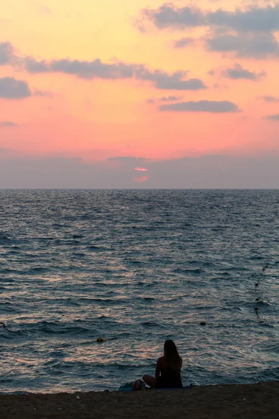 Sole Tramonta All Orizzonte Nel Mar Mediterraneo Nel Nord Israele — Foto Stock