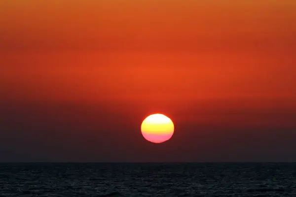 Soleil Couche Sur Horizon Dans Mer Méditerranée Dans Nord Israël — Photo