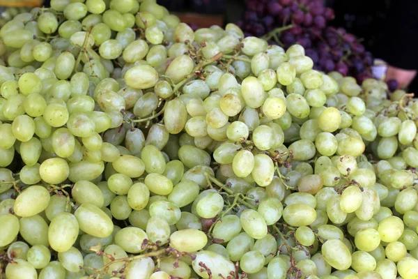 Frisches Obst Und Gemüse Werden Auf Dem Gemüsemarkt Der Stadt — Stockfoto