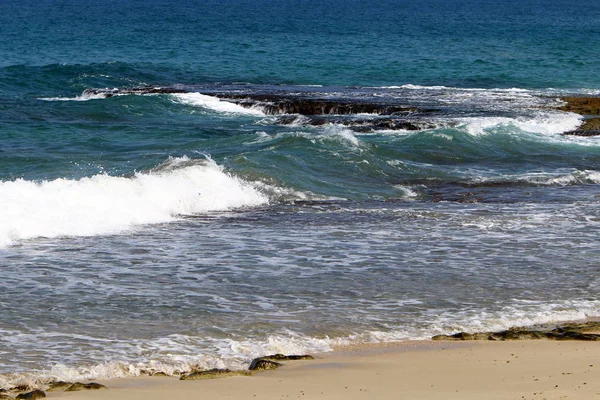 Ερημωμένη Παραλία Στις Ακτές Της Μεσογειακής Θάλασσας Στα Βόρεια Του — Φωτογραφία Αρχείου