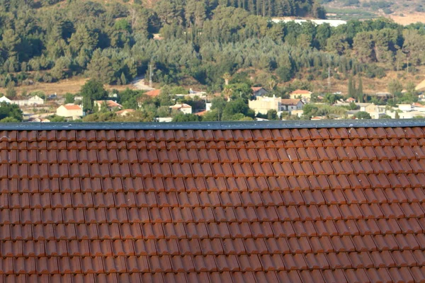 Střecha Horní Konstrukce Budovy Která Slouží Ochraně Před Atmosférickými Srážkami — Stock fotografie