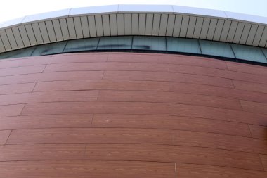 İsrail'de büyük bir şehrin sokaklarında mimari ve inşaat geometrik rakamlar 