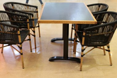 Bir eğlence sandalye İsrail'de Akdeniz kıyısında bir açık hava parkı duruyor 