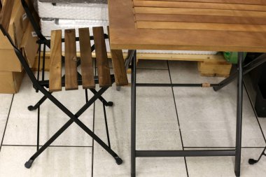 Bir eğlence sandalye İsrail'de Akdeniz kıyısında bir açık hava parkı duruyor 