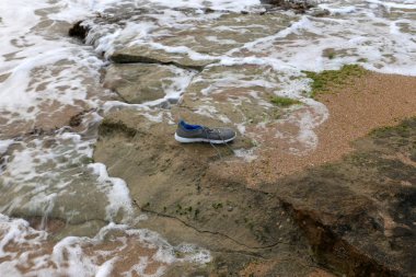 İsrail'in kuzeyinde Akdeniz kıyılarında kum ayak izleri 