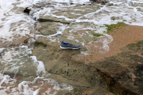 İsrail'in kuzeyinde Akdeniz kıyılarında kum ayak izleri 