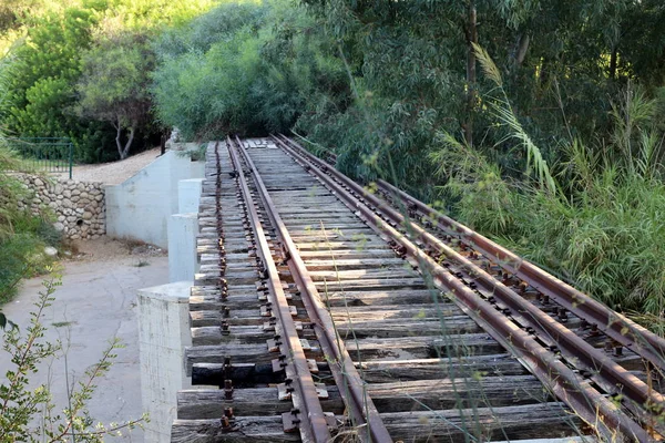 イスラエル北部の古い鉄道線路橋 — ストック写真