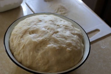 İsrail'de bir mağazada satılan ekmek ve fırın ürünleri 