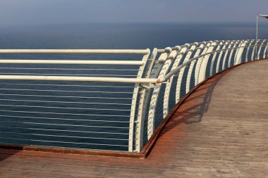 Köprü - İsrail devletinin kuzeyinde bir su engeli üzerine dikilmiş yapay bir yapı 