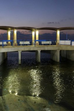 Köprü - İsrail devletinin kuzeyinde bir su engeli üzerine dikilmiş yapay bir yapı 