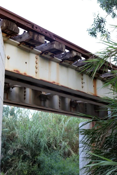 Bridge Μια Τεχνητή Δομή Που Ανεγέρθηκε Πάνω Από Ένα Εμπόδιο — Φωτογραφία Αρχείου