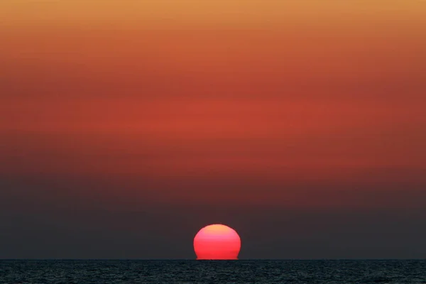 Soleil Couche Sur Horizon Dans Mer Méditerranée Dans Nord Israël — Photo