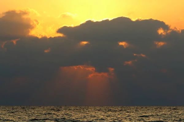 Sun Sets Horizon Mediterranean Sea Northern Israel Day Ends Night — Stock Photo, Image