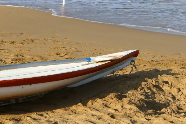 Barco Salva Vidas Uma Praia Cidade Nas Margens Mar Mediterrâneo — Fotografia de Stock