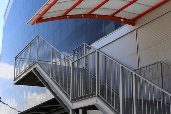 Una Escalera Parte Estructura Edificio Estructura Forma Una Serie Escalones —  Fotos de Stock