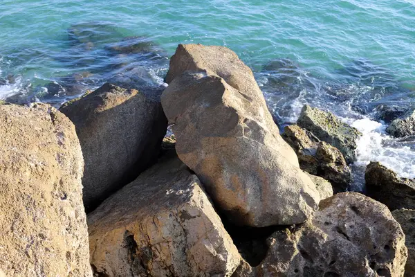 Stenarna Ligger Park Vid Medelhavets Strand Norra Israel — Stockfoto